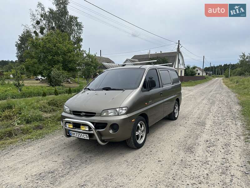 Грузовой фургон Hyundai H 200 2000 в 