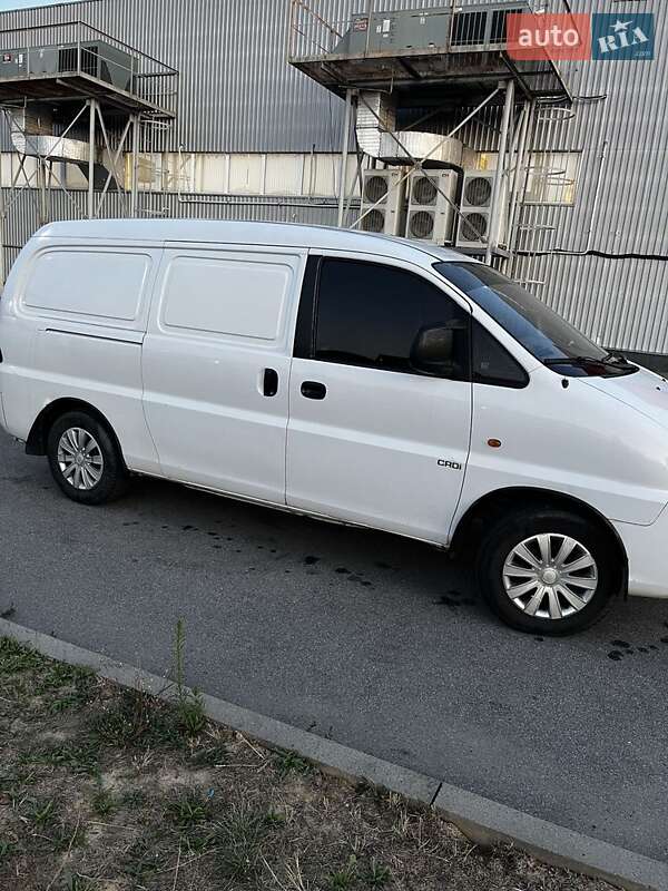 Минивэн Hyundai H 200 2002 в Берегово