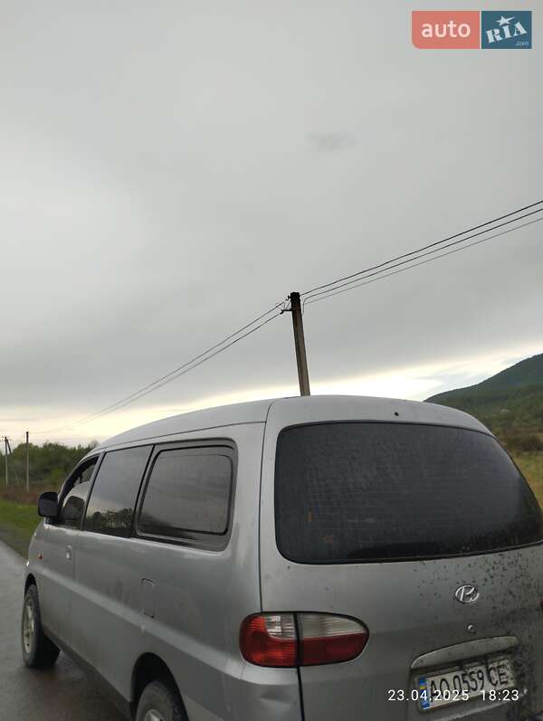 Минивэн Hyundai H 200 2001 в Перечине