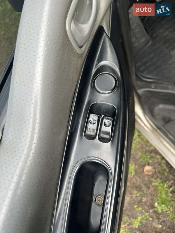 Вантажний фургон Hyundai H 200 2005 в Золотоноші