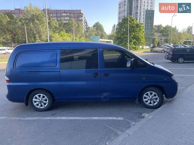 Мінівен Hyundai H 200 2005 в Дніпрі