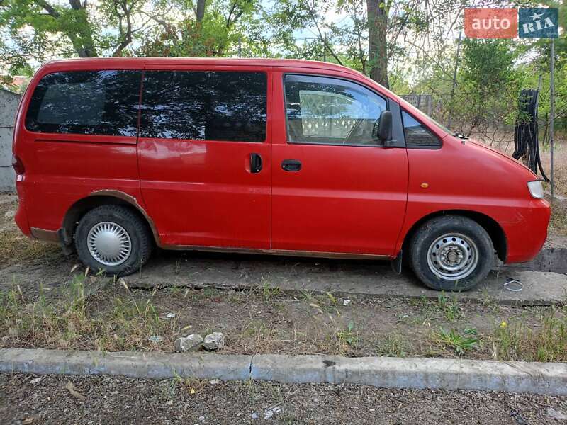 Мінівен Hyundai H 200 2000 в Слов'янську фото 2 Мінівен Hyundai H 200 2000 в Слов'янську