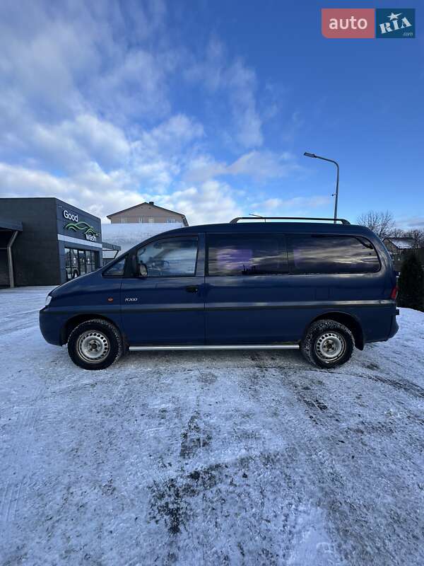 Минивэн Hyundai H 200 2001 в Белогородке