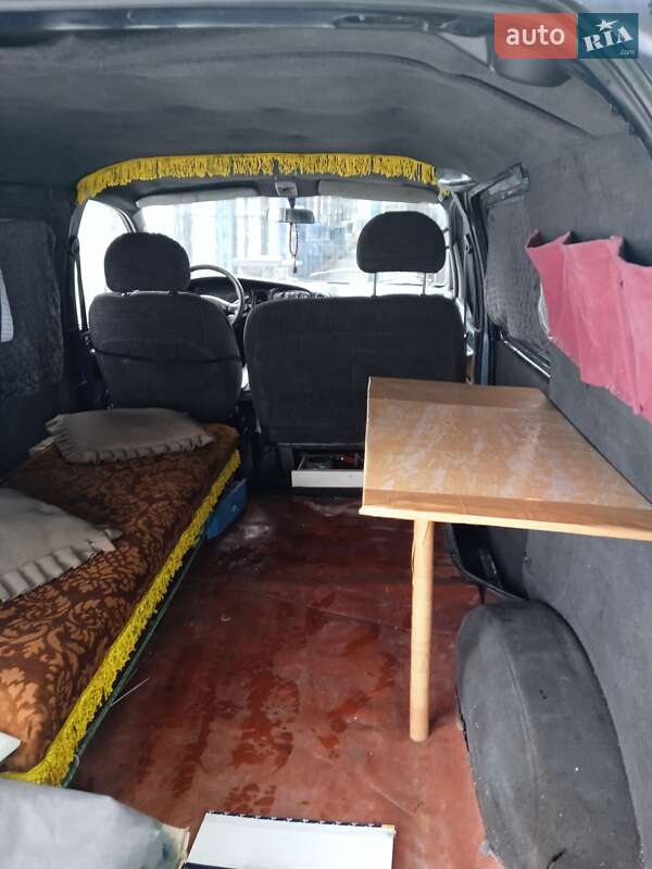 Минивэн Hyundai H 200 1998 в Александрие