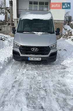 Вантажний фургон Hyundai H 350 2016 в Обухові