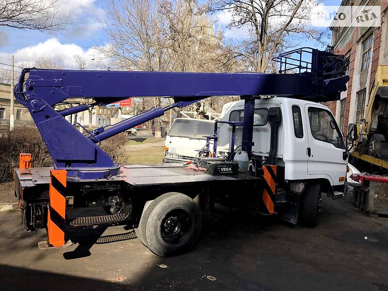 Автовышка Hyundai HD 65 2010 в Одессе