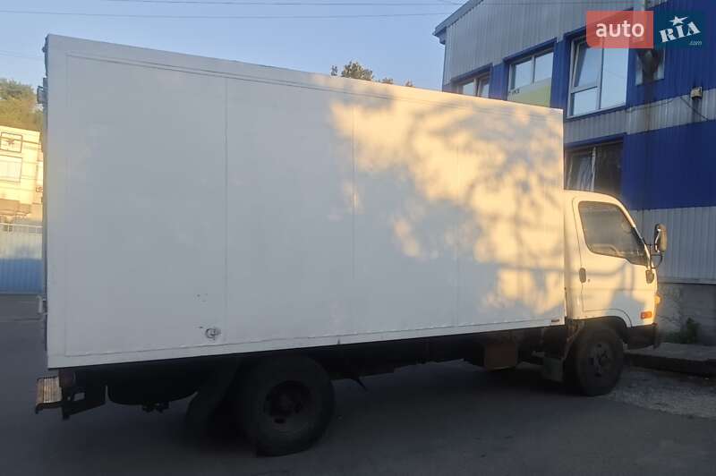 Вантажний фургон Hyundai HD 65 2004 в Дніпрі