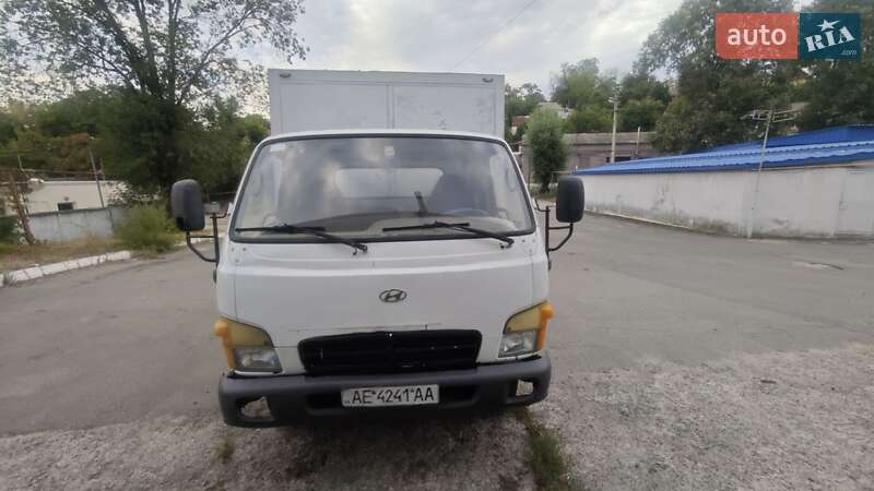 Вантажний фургон Hyundai HD 65 2004 в Дніпрі