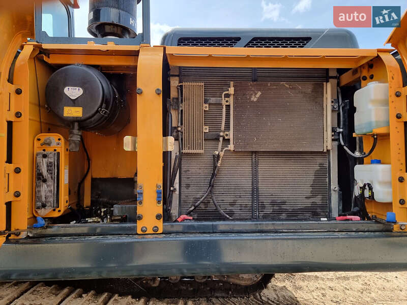 Гусеничный экскаватор Hyundai HX 2018 в Одессе