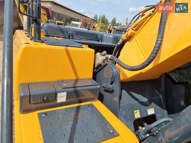 Гусеничный экскаватор Hyundai HX 2018 в Одессе