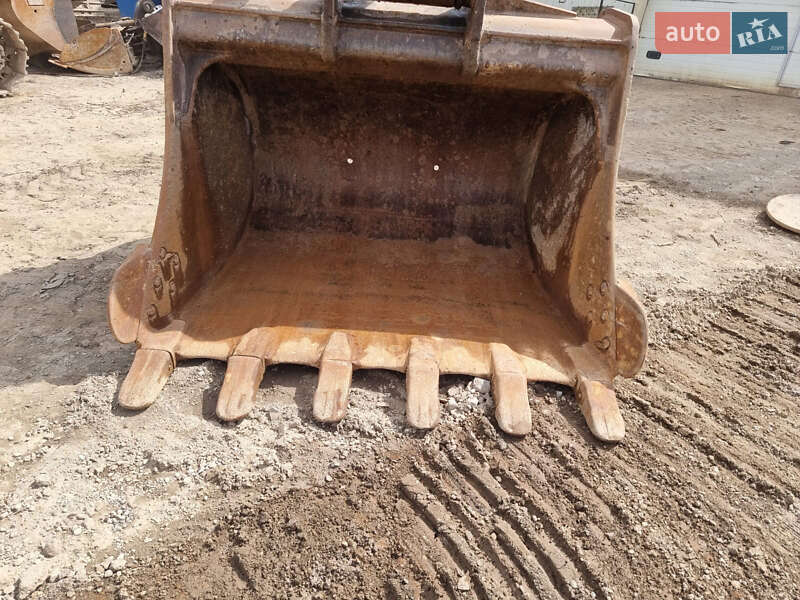 Гусеничный экскаватор Hyundai HX 2018 в Одессе