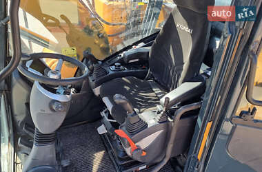Колісний екскаватор Hyundai HX 2020 в Одесі