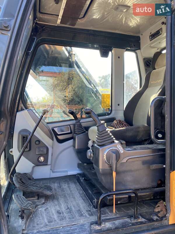 Екскаватор навантажувач Hyundai HX 2019 в Одесі фото 2 Екскаватор навантажувач Hyundai HX 2019 в Одесі