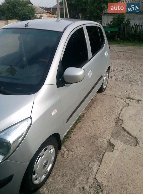 Хэтчбек Hyundai i10 2008 в Долинской