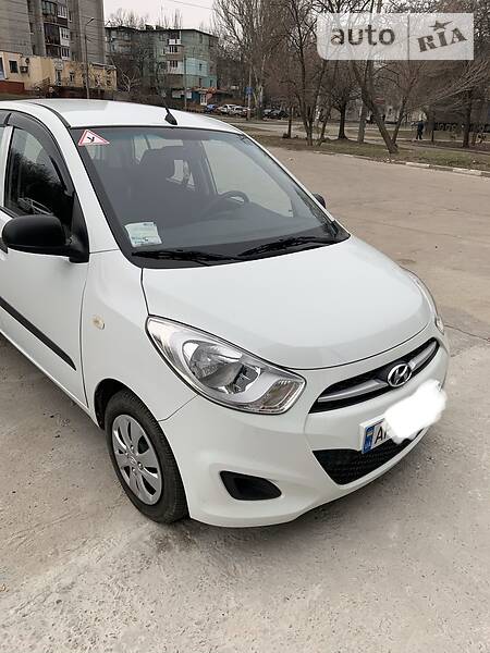 Хетчбек Hyundai i10 2012 в Запоріжжі