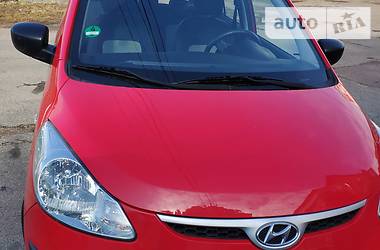 Хэтчбек Hyundai i10 2010 в Черняхове