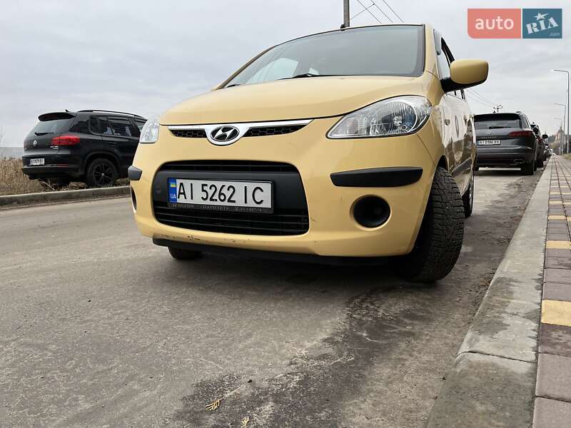 Хэтчбек Hyundai i10 2010 в Киеве
