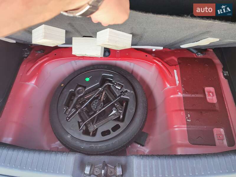 Хэтчбек Hyundai i10 2010 в Черняхове