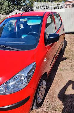 Хэтчбек Hyundai i10 2010 в Черняхове