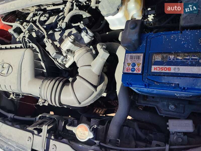 Хэтчбек Hyundai i10 2010 в Черняхове