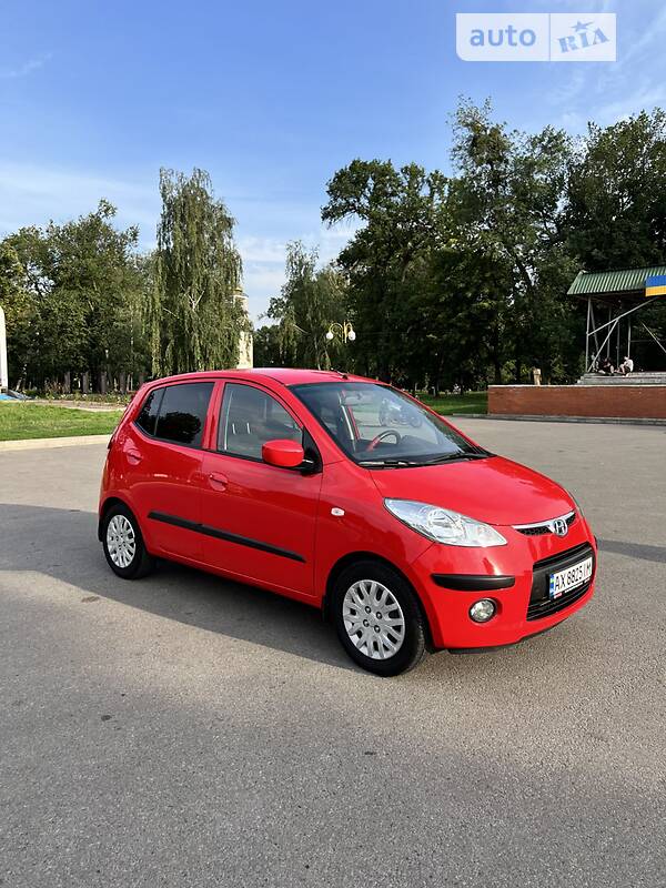 Хэтчбек Hyundai i10 2008 в Полтаве