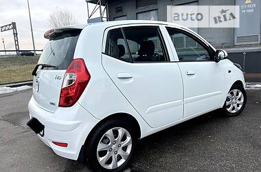 Хэтчбек Hyundai i10 2012 в 