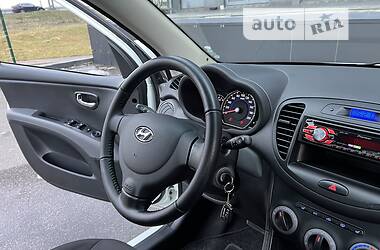 Хэтчбек Hyundai i10 2012 в 