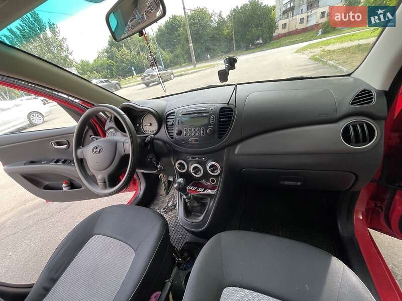 Хетчбек Hyundai i10 2010 в Запоріжжі