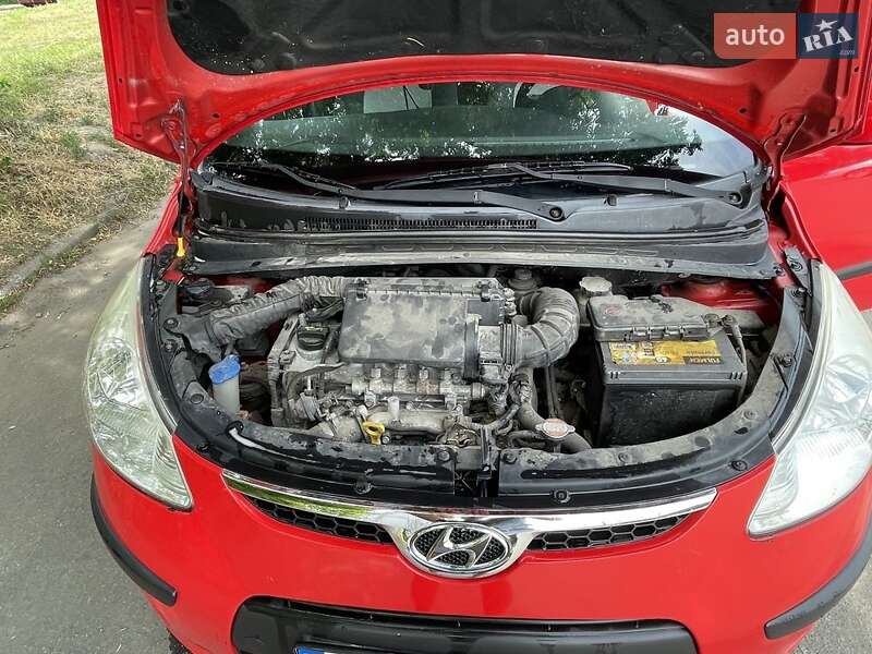 Хетчбек Hyundai i10 2010 в Запоріжжі