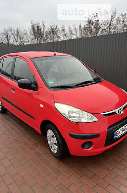 Хетчбек Hyundai i10 2008 в Сарнах