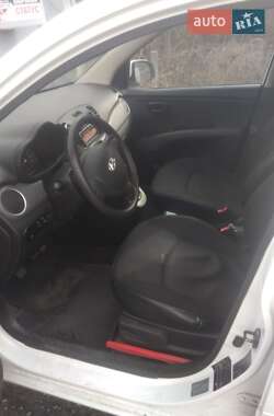 Хэтчбек Hyundai i10 2012 в Ходосовке