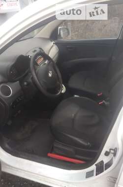 Хэтчбек Hyundai i10 2012 в Киеве