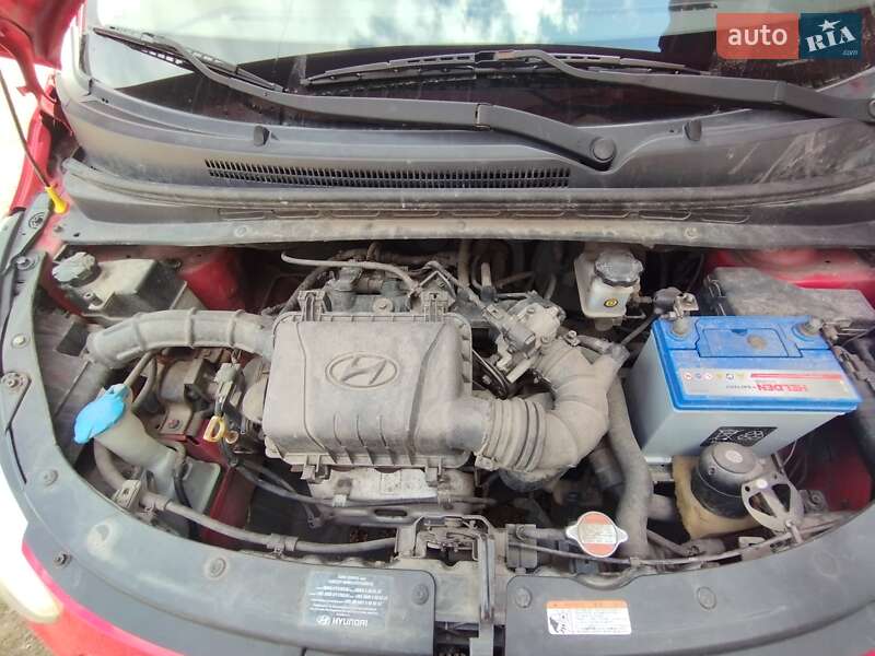 Хэтчбек Hyundai i10 2011 в Костополе