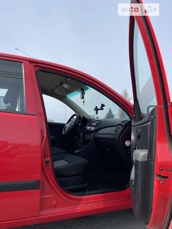 Хетчбек Hyundai i10 2009 в Боярці