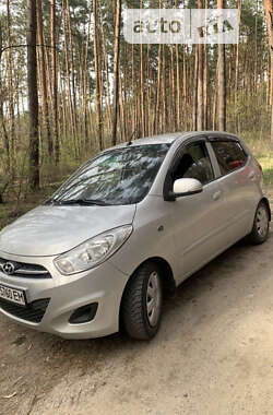 Хэтчбек Hyundai i10 2011 в Киеве