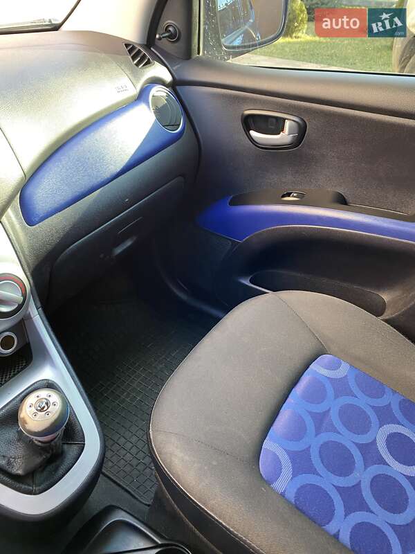 Хэтчбек Hyundai i10 2009 в Одессе