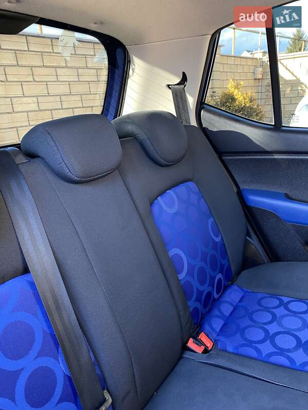 Хэтчбек Hyundai i10 2009 в Одессе