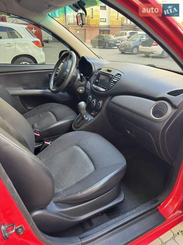 Хэтчбек Hyundai i10 2010 в Ивано-Франковске