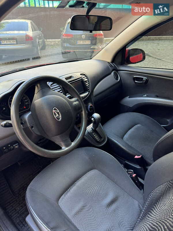 Хэтчбек Hyundai i10 2010 в Ивано-Франковске