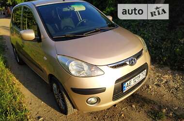 Хэтчбек Hyundai i10 2009 в Кривом Роге