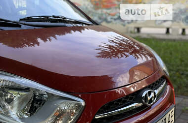 Хетчбек Hyundai i10 2012 в Рівному