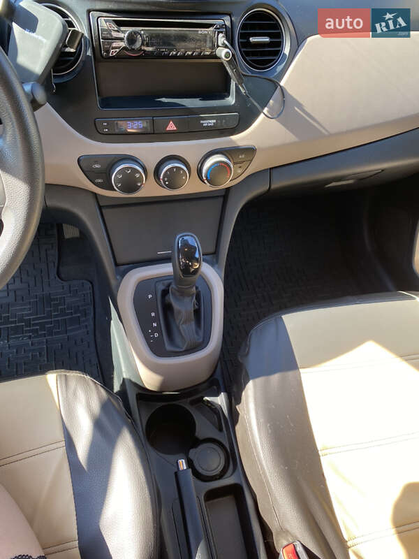 Хэтчбек Hyundai i10 2015 в Рени