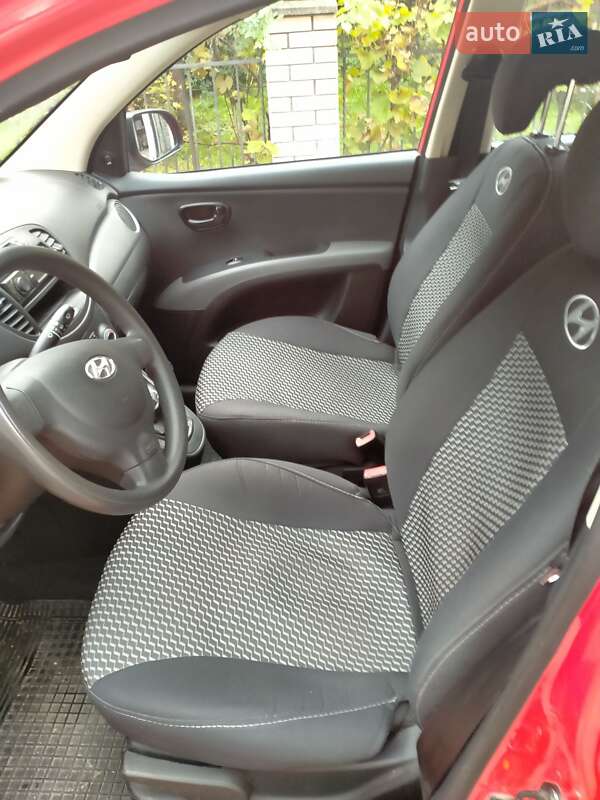 Хэтчбек Hyundai i10 2012 в Тернополе