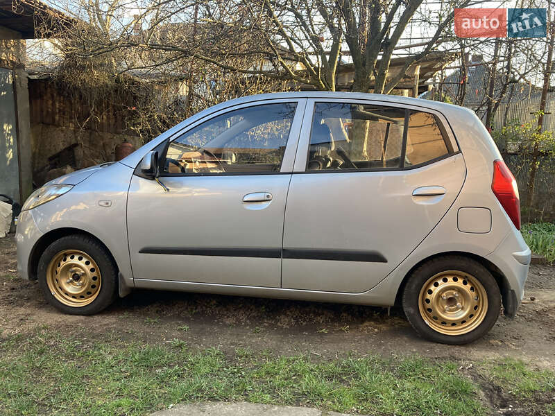Хетчбек Hyundai i10 2013 в Мукачевому