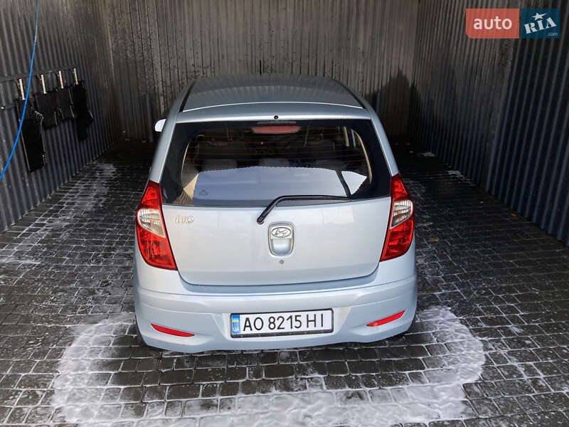 Хетчбек Hyundai i10 2013 в Мукачевому