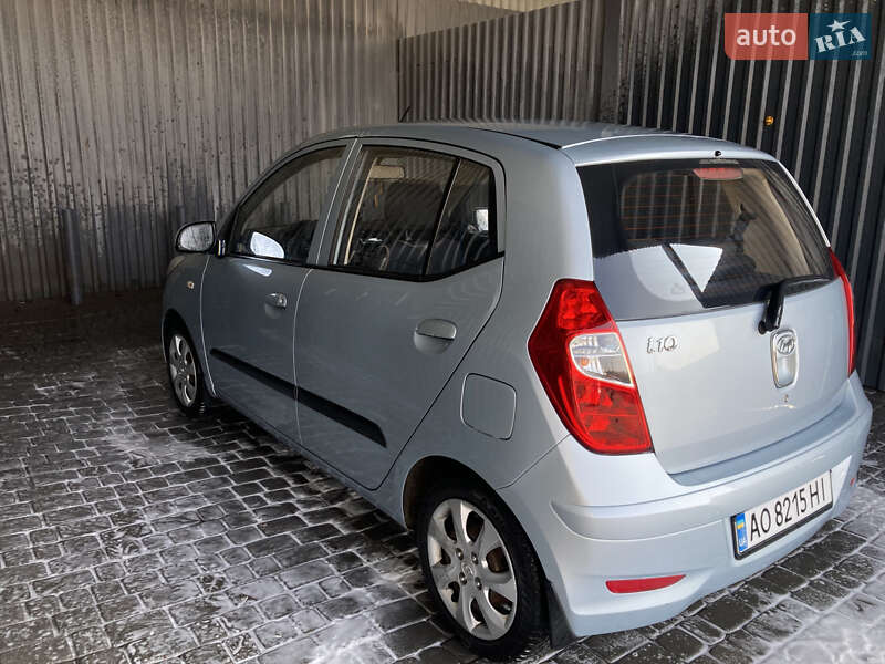 Хетчбек Hyundai i10 2013 в Мукачевому