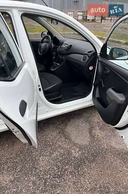 Хэтчбек Hyundai i10 2010 в Черкассах