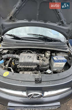 Хэтчбек Hyundai i10 2013 в 