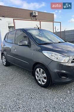 Хэтчбек Hyundai i10 2012 в Одессе