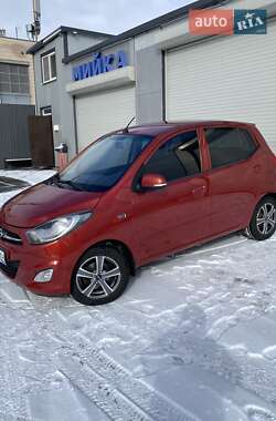 Хэтчбек Hyundai i10 2012 в Киеве